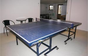 Stolní tenis v ubytování Holiday Home Laxtonvej Humble Denm nebo okolí