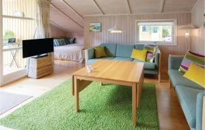 TV a/nebo společenská místnost v ubytování Holiday Home Enøvej Rude I