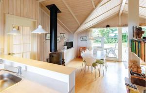 Posezení v ubytování Holiday Home Enøvej Rude I