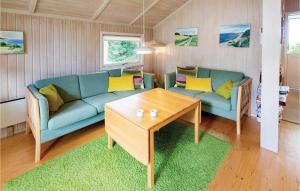 Posezení v ubytování Holiday Home Enøvej Rude I