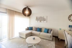 Seating area sa Afurada premium apartment by Porto City Hosts