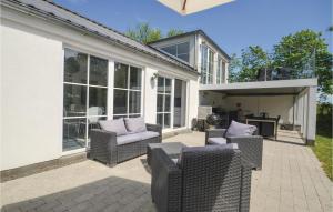 Posezení v ubytování Four-Bedroom Holiday Home In Vaggerlose