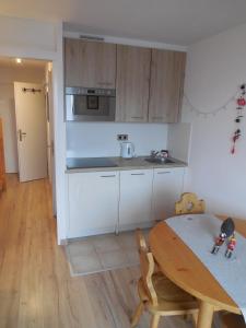 Η κουζίνα ή μικρή κουζίνα στο SKI DORIS 310 Flaine Forêt