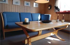 Posezení v ubytování Holiday Home Nymandsbjerg Hvide Sande Xi