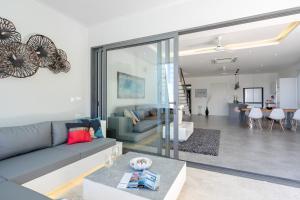 Χώρος καθιστικού στο Villa Palm Vista - Private-Pool, Luxury Villa near Bangrak Beach
