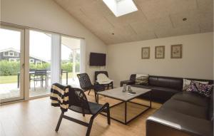 Posezení v ubytování Four-Bedroom Holiday Home In Haderslev