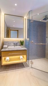 Phòng tắm tại Sel de Mer Hotel & Suites
