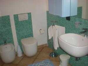 A bathroom at Case vacanza Reggimonti Cinque Terre Még 31 kép
