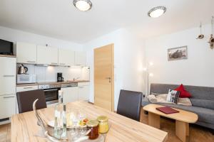 Kuchnia lub aneks kuchenny w obiekcie Appartement Einödberg