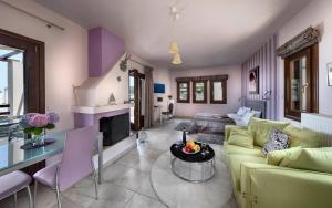 TV a/nebo společenská místnost v ubytování Hotel Petradi