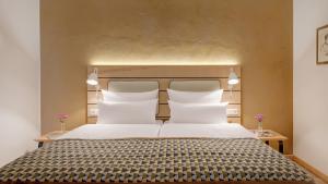 Postel nebo postele na pokoji v ubytování Walhalla Hotel Regensburg Hoeferer 4 Sterne Superior