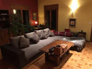 Istumisnurk majutusasutuses Casa Rustica Cabanes