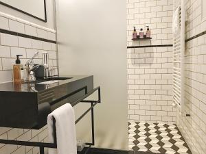 Kuhinja ili čajna kuhinja u objektu Kvosin Downtown Hotel
