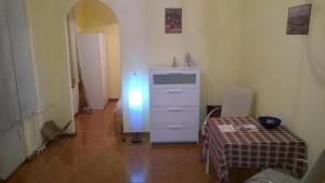 Posteľ alebo postele v izbe v ubytovaní White Ship Apartman + 17 fotografií