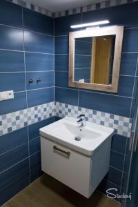 Ένα μπάνιο στο Apartmány Studený