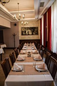 Restoran atau tempat lain untuk makan di Stari Slon