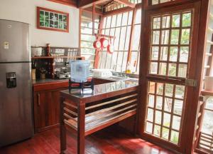 Kuchyň nebo kuchyňský kout v ubytování Charming 2-Person Apartment in Playa Chiquita, Puerto Viejo + 15 fotografií