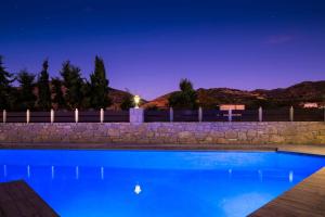 The swimming pool at or close to Villa Elenitsa