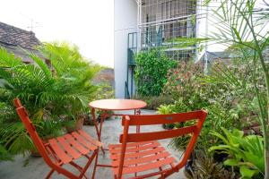 
A balcony or terrace at Omah Gerjen 29 by Bukit Vista
