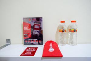 Minuman di RedDoorz near GOR Satria 3