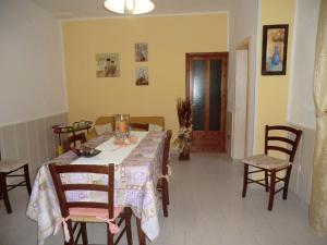 A seating area at Sa Corte Antiga