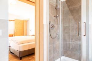 A bathroom at Villa Alba Még 37 kép