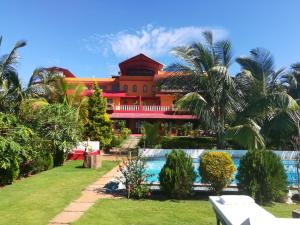 Swimmingpoolen hos eller tæt på La Papa Resort