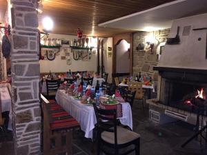 A restaurant or other place to eat at Nevada Aparthotel