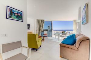 Χώρος καθιστικού στο Beachfront Apartment Migjorn Cel by Sealand Villas