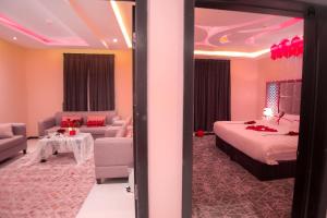 Foto dalla galleria di Loluat Al Matar Furnished Units a Jazan