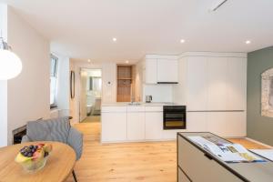 A cozinha ou kitchenette de Hotel an der Aare Swiss Quality