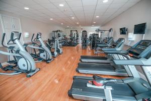 Fitness centrum a/nebo fitness zařízení v ubytování Westlodge Hotel & Leisure Centre