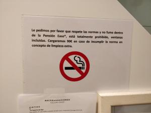 Certifikát, hodnocení, plakát nebo jiný dokument vystavený v ubytování Pensión Easo