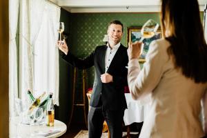 Επισκέπτες που μένουν στο Utne Hotel