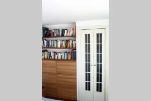 Die Bibliothek in der Ferienwohnung