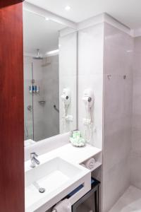 Ένα μπάνιο στο Hotel Palma Real