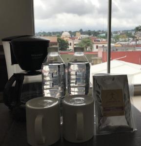 Set per la preparazione di tè e caffè presso Hotel Ros Gaud