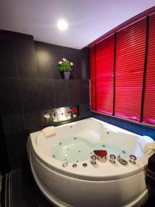 Fotografie z fotogalerie ubytování Absolute Bangla R305 v destinaci Pláž Patong