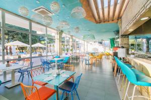 Amadria Park Kids Hotel Andrija餐厅或其他用餐的地方