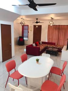Posezení v ubytování Botanic Gardens 26- 5-bedroom Near AEON Bukit Tinggi
