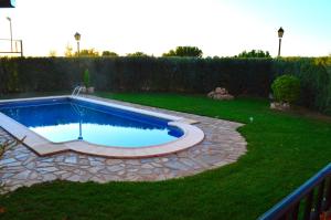 Bazén v ubytování Casa Rural La Florentina nebo v jeho okolí