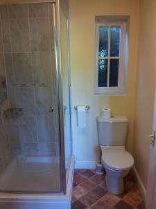 A bathroom at Red Lion Dunston 