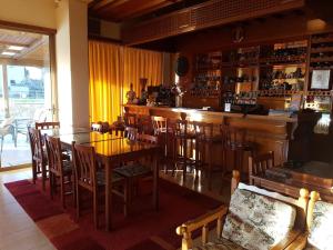 Ein Restaurant oder anderes Speiselokal in der Unterkunft Hotel Ionion 