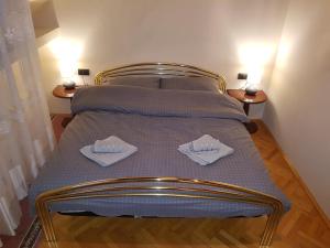 Ein Bett oder Betten in einem Zimmer der Unterkunft Apartment Strava