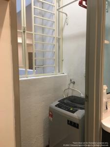 Phòng tắm tại Cozy Homestay in Mesahill Nilai Near Airport KLIA, F1 Sepang, Universities and Malls