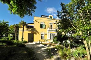 Κήπος έξω από το Apartments Villa Ida