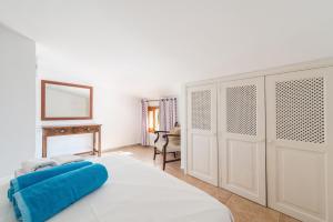 A bed or beds in a room at Finca Coster