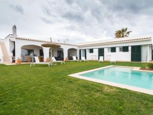 Bazén v ubytování Villa De Lujo Frente A La Playa nebo v jeho okolí