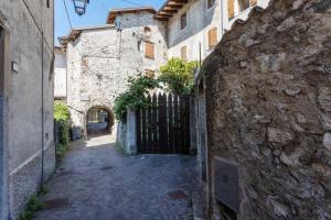 Zdjęcie z galerii obiektu Casa Rita app 2 w Tremosine Sul Garda