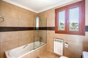 Ένα μπάνιο στο Villa Sastre +20 φωτογραφίες